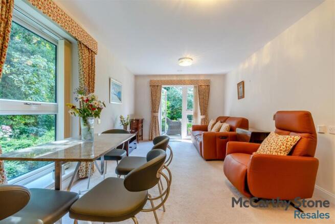 8697595-interior11.jpg