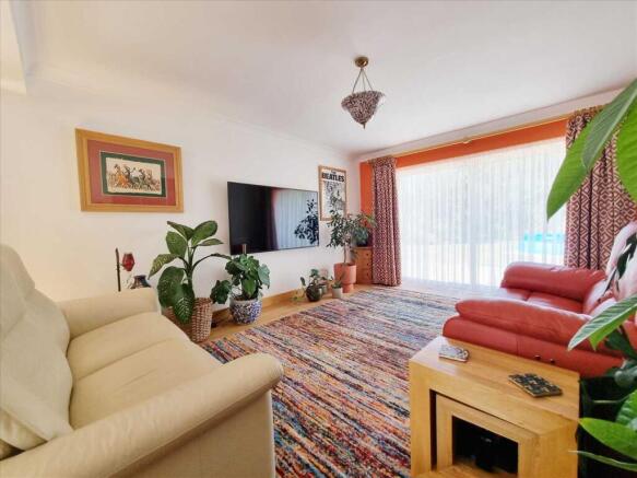 Living Kitchen Area: