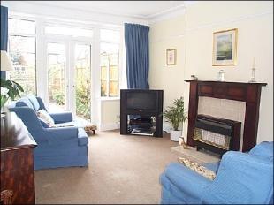Rear dining/lounge