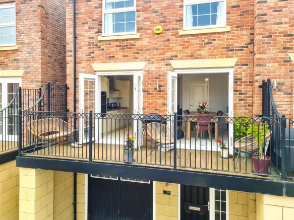 4 bed Semi-Detached for sale Image 7