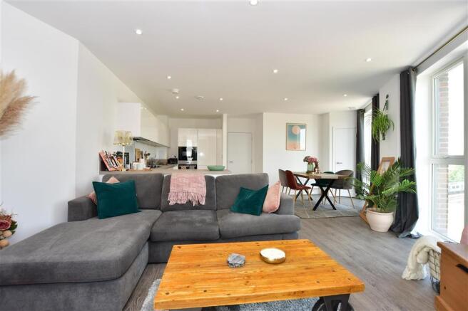Kitchen / Lounge / Diner
