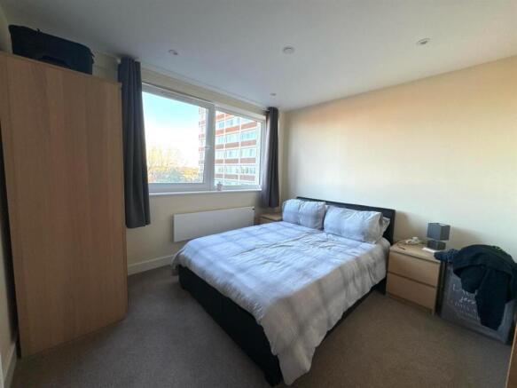 Bedroom 1.jpg