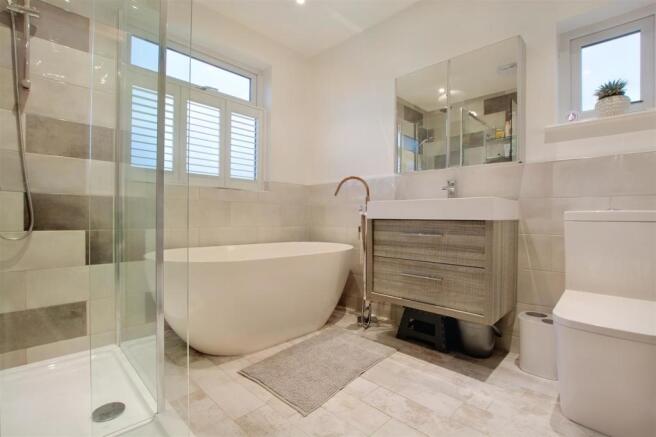 Bathroom_1.jpeg