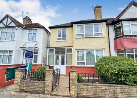 Wentworth Park, Finchley, N3