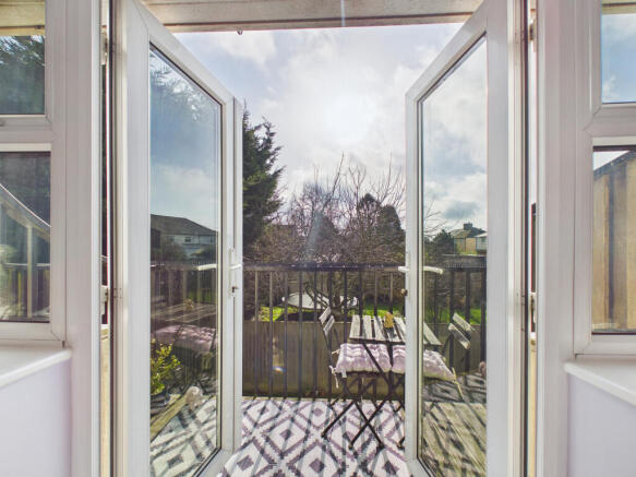 CAM01984G0-PR0561-STILL002