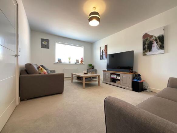 4 bed Detached for sale Image 5