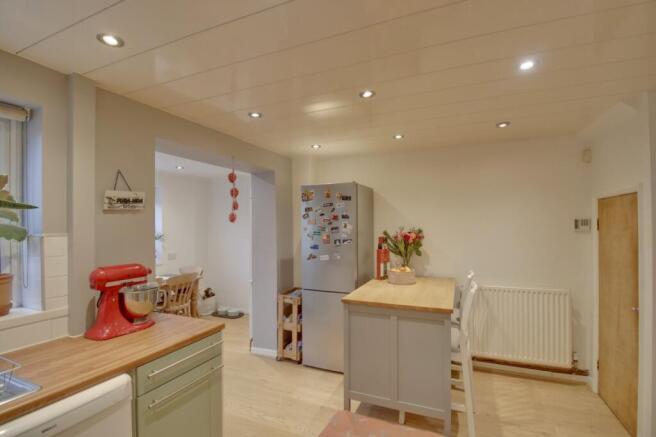 3 bed Semi-Detached for sale Image 6