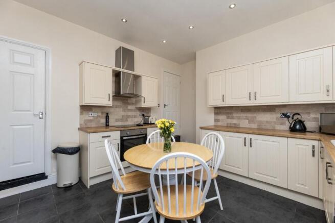 3 bed Semi-Detached for sale Image 8