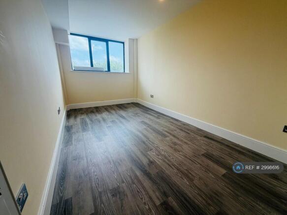 2 bed Flat to rent Image 7