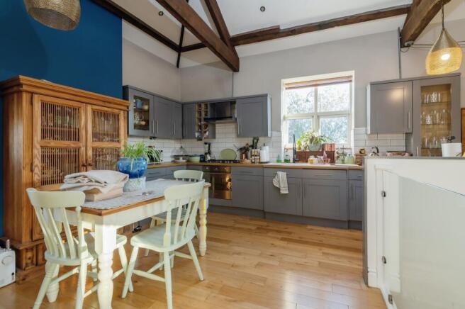 2 bed Detached for sale Image 4