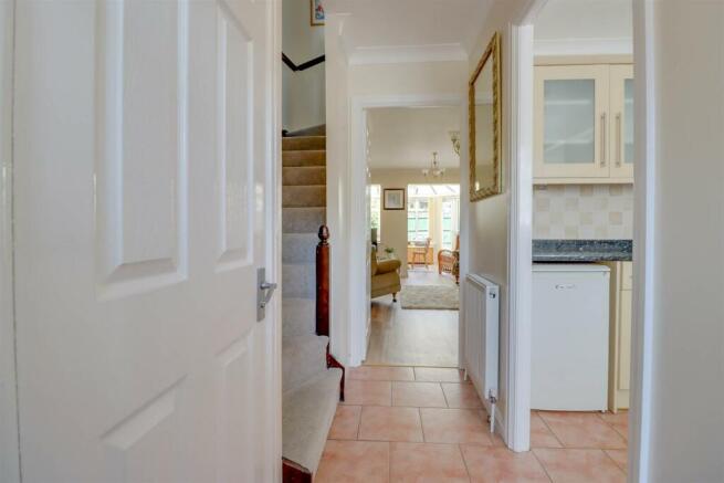 17 ERVINE PLACE INSIDE-7.jpg