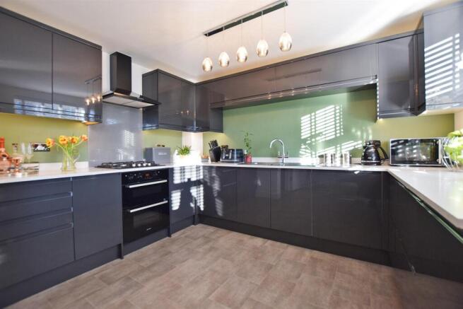 Kitchen/Breakfast Room