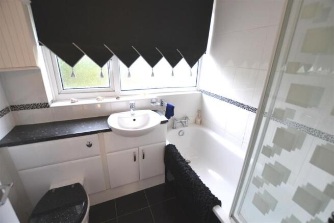 BATHROOM & W/C