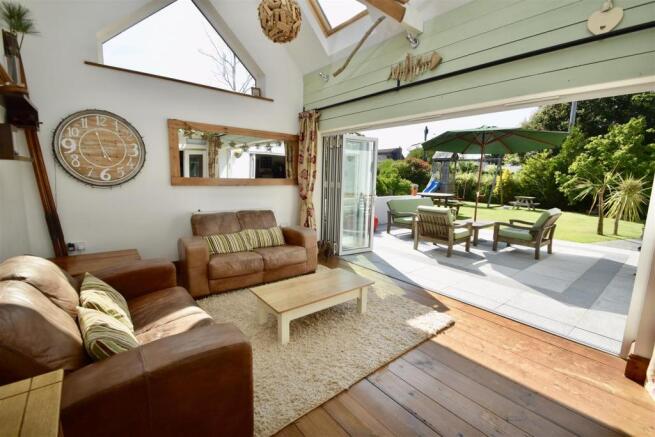SUN ROOM/SECOND RECEPTION ROOM