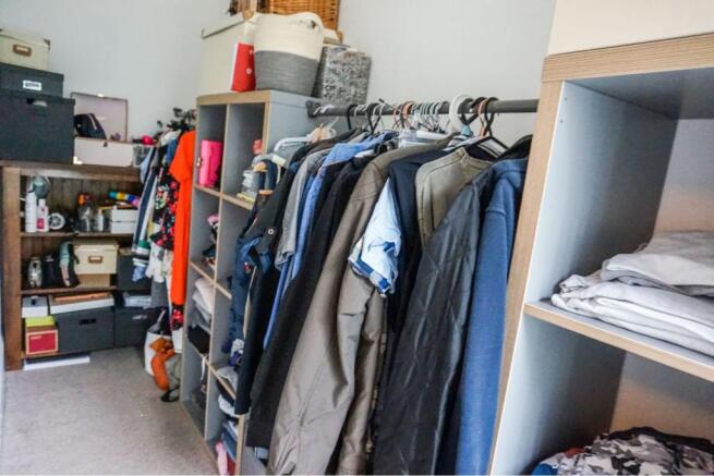 Walk-in Wardrobe