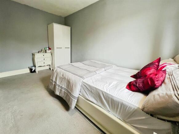 3 bed Semi-Detached for sale Image 11