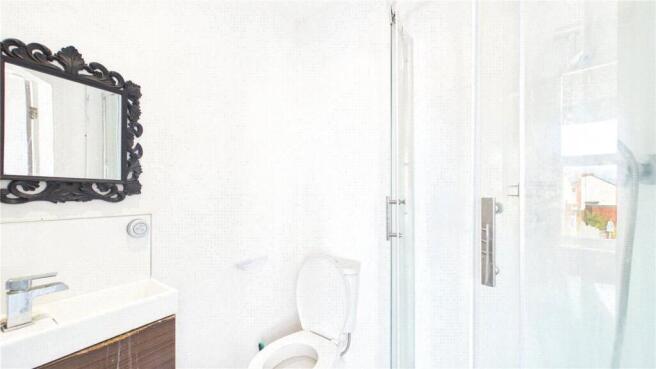 12 bed Apartment to rent Image 10