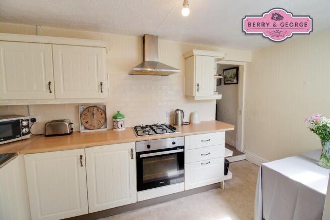 KITCHEN / DINER