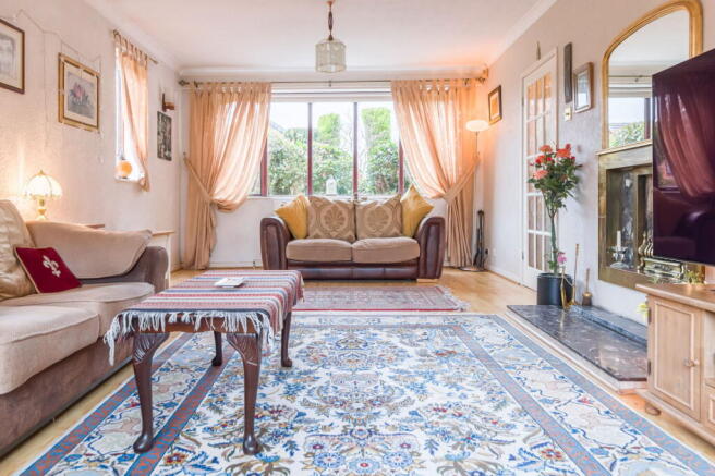 4 bed Detached for sale Image 5