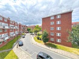 71, Barclay Close, London SW6 5QQ