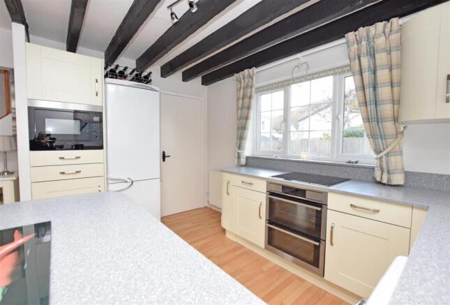 Kitchen V2.JPG