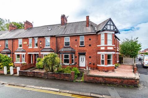 Derbyshire Lane, Stretford, Manchester, M32