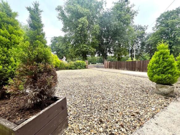Gaywood Hall Drive, Gaywood photo 5