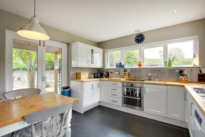 Dining kitchen