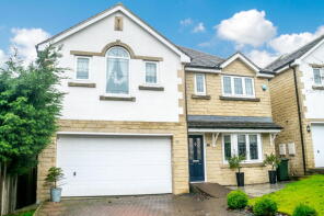 1, Round Hill Close, Skelmanthorpe, Huddersfield HD8 9UF