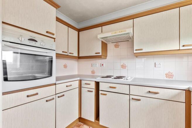 2 bed Flat for sale Image 6
