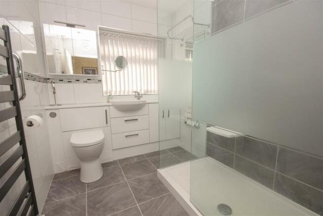 Shower Room.jpg