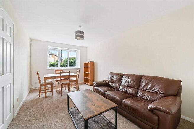 Britten Close, E15