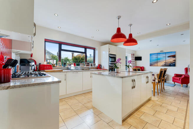 24 Burfield Drive-17.jpg
