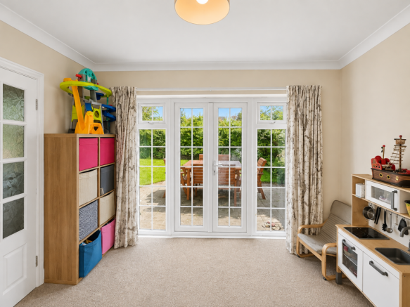 4 bed Detached for sale Image 7
