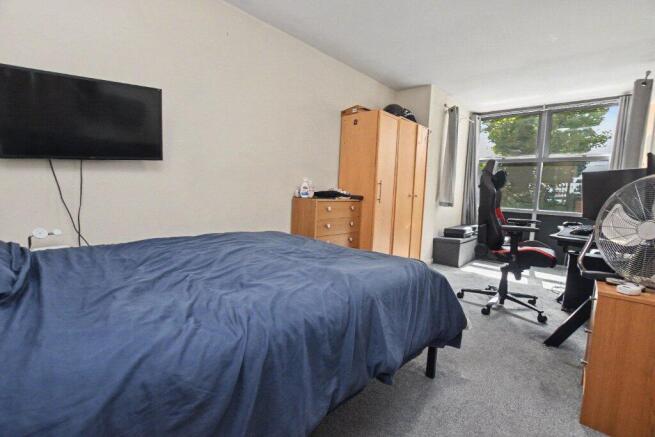 2 bed Apartment for sale Image 8