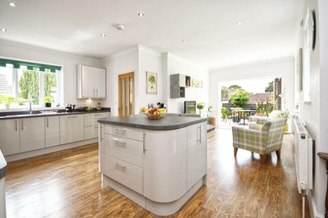 Open Plan Kitchen/Living Area