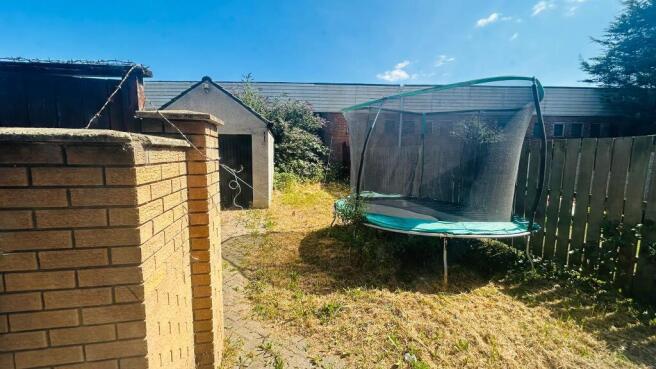 3 bed Semi-Detached for sale Image 6