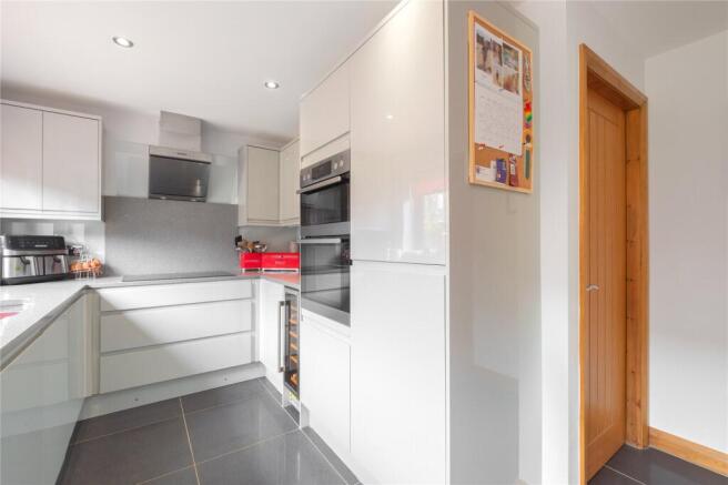 4 bed Detached for sale Image 10