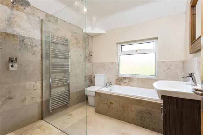 4 bed Semi-Detached for sale Image 10