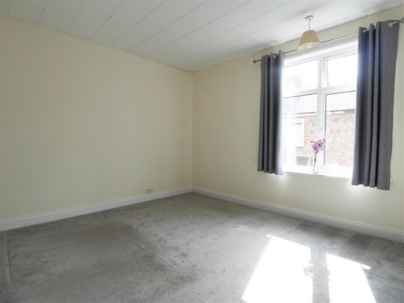 3 bed Terraced for sale Image 9