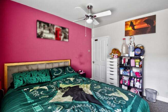 3 bed Terraced for sale Image 12