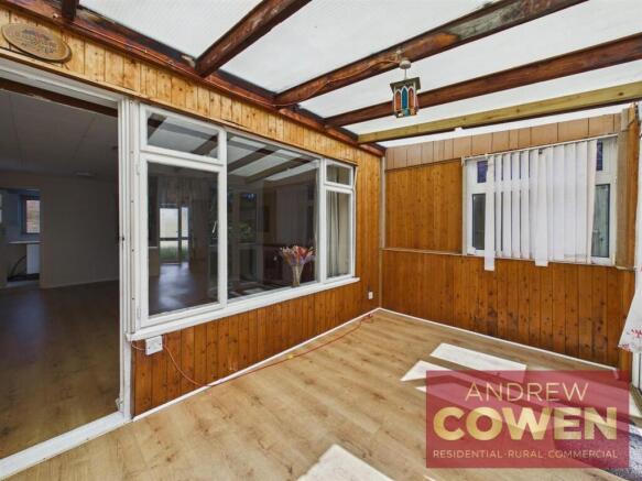 3 bed House for sale Image 9