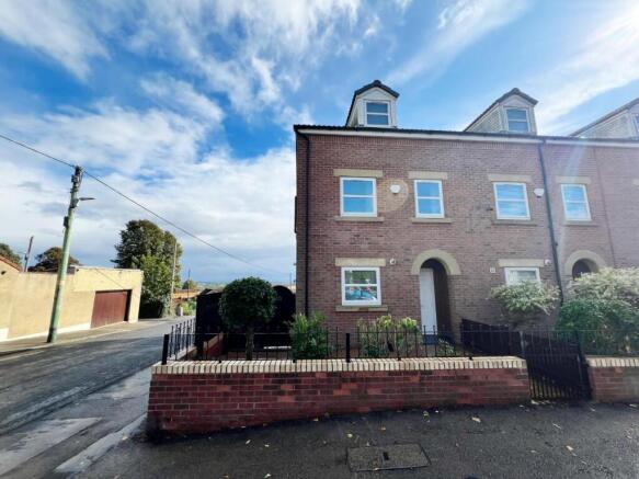4-bed house on St. Lukes Place, Ferryhill, £178,000
