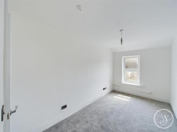 2 bed Flat to rent Image 8