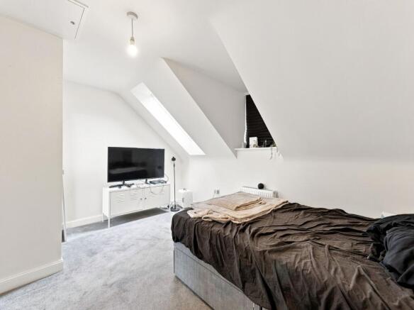 4 bed Semi-Detached for sale Image 11