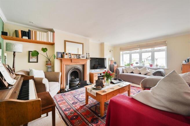 70 Overstone Road-6.jpg