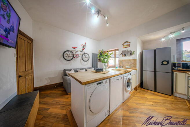 3 bed Semi-Detached for sale Image 7