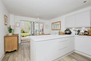 18, Oak Way, Hailsham BN27 4FT