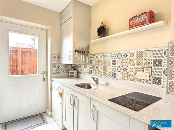 4 bed Detached for sale Image 5