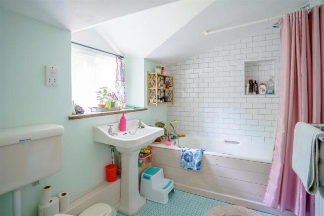 8398744-interior10.jpg